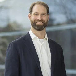 merritt-gaunt-na-czele-guardian-glass